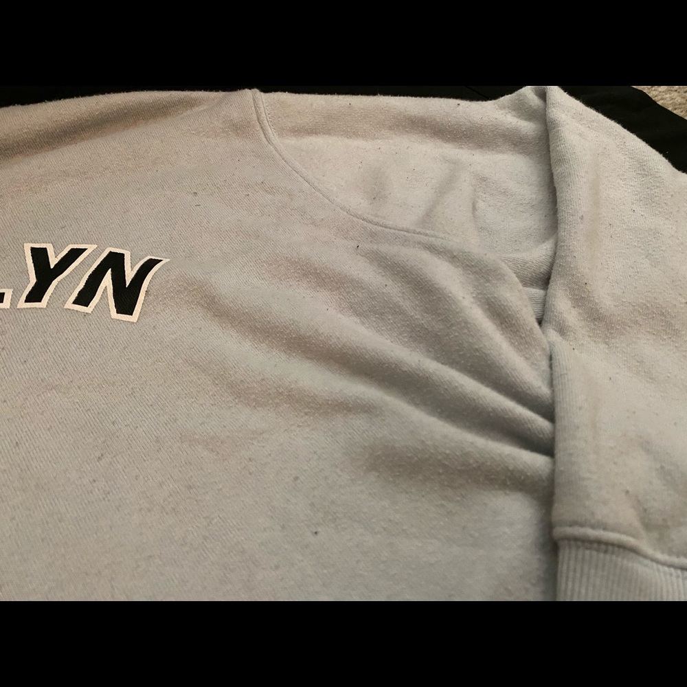 Forever 21 crop sweater - Picture 4 of 11